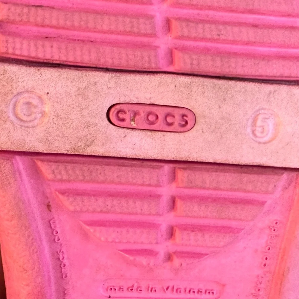 CROCS Pink Kids Sandals with Flower Accent Children’s Size 5